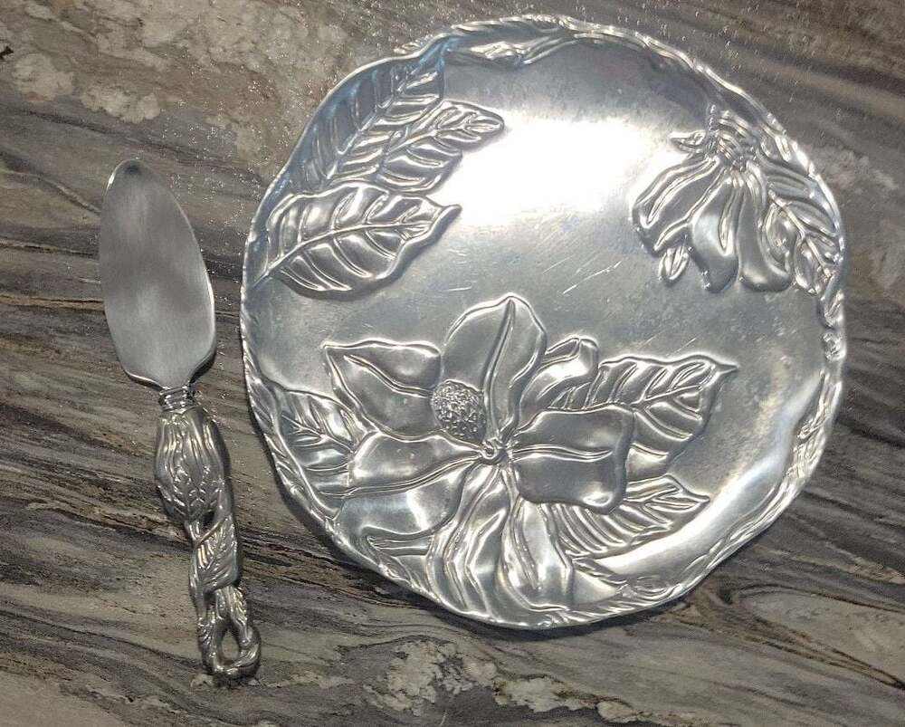 Arthur Court Magnolia Aluminum Cheese Plate and Spreader Knife Set